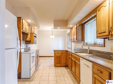 White Oak Drive, Elizabethtown, Kentucky 42701, ,3 BathroomsBathrooms,For Sale,White Oak Drive,HK24004405