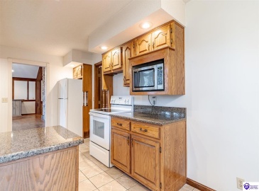 White Oak Drive, Elizabethtown, Kentucky 42701, ,3 BathroomsBathrooms,For Sale,White Oak Drive,HK24004405