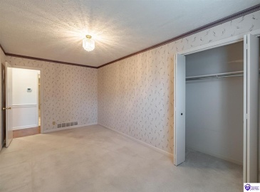 White Oak Drive, Elizabethtown, Kentucky 42701, ,3 BathroomsBathrooms,For Sale,White Oak Drive,HK24004405