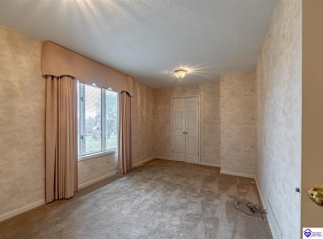 White Oak Drive, Elizabethtown, Kentucky 42701, ,3 BathroomsBathrooms,For Sale,White Oak Drive,HK24004405