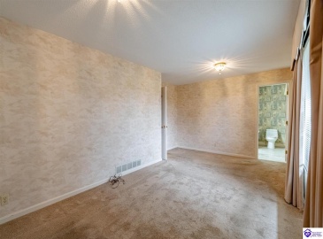 White Oak Drive, Elizabethtown, Kentucky 42701, ,3 BathroomsBathrooms,For Sale,White Oak Drive,HK24004405