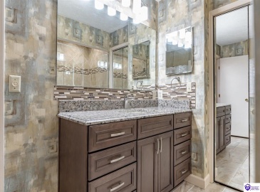 White Oak Drive, Elizabethtown, Kentucky 42701, ,3 BathroomsBathrooms,For Sale,White Oak Drive,HK24004405