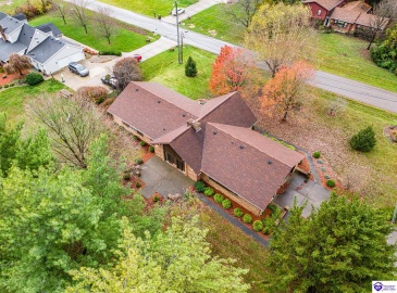 White Oak Drive, Elizabethtown, Kentucky 42701, ,3 BathroomsBathrooms,For Sale,White Oak Drive,HK24004405