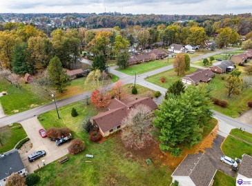 White Oak Drive, Elizabethtown, Kentucky 42701, ,3 BathroomsBathrooms,For Sale,White Oak Drive,HK24004405