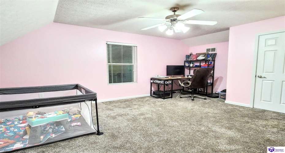 Poplar Drive, Elizabethtown, Kentucky 42701, ,2 BathroomsBathrooms,For Sale,Poplar Drive,HK24004408