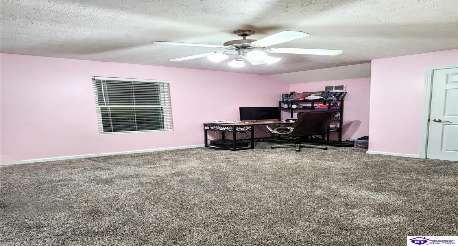 Poplar Drive, Elizabethtown, Kentucky 42701, ,2 BathroomsBathrooms,For Sale,Poplar Drive,HK24004408