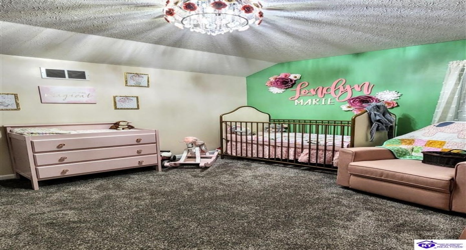 Poplar Drive, Elizabethtown, Kentucky 42701, ,2 BathroomsBathrooms,For Sale,Poplar Drive,HK24004408