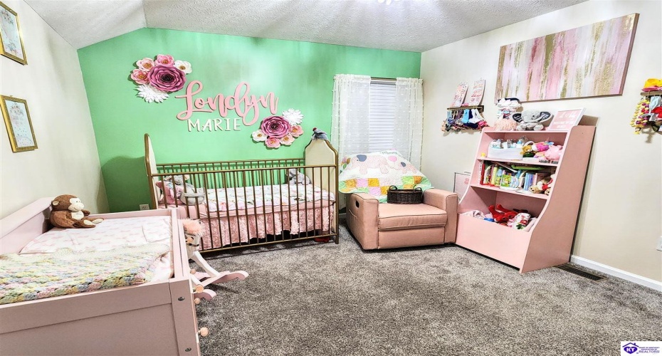 Poplar Drive, Elizabethtown, Kentucky 42701, ,2 BathroomsBathrooms,For Sale,Poplar Drive,HK24004408