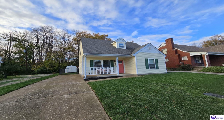 Poplar Drive, Elizabethtown, Kentucky 42701, ,2 BathroomsBathrooms,For Sale,Poplar Drive,HK24004408