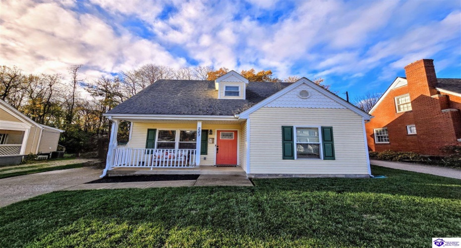 Poplar Drive, Elizabethtown, Kentucky 42701, ,2 BathroomsBathrooms,For Sale,Poplar Drive,HK24004408