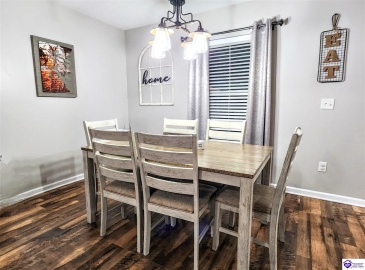 Poplar Drive, Elizabethtown, Kentucky 42701, ,2 BathroomsBathrooms,For Sale,Poplar Drive,HK24004408