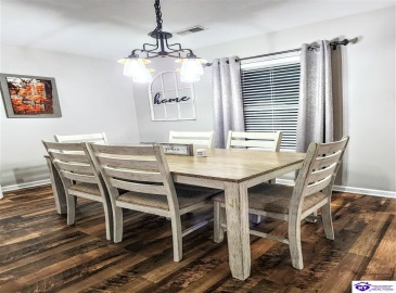 Poplar Drive, Elizabethtown, Kentucky 42701, ,2 BathroomsBathrooms,For Sale,Poplar Drive,HK24004408