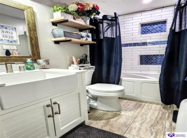 Poplar Drive, Elizabethtown, Kentucky 42701, ,2 BathroomsBathrooms,For Sale,Poplar Drive,HK24004408