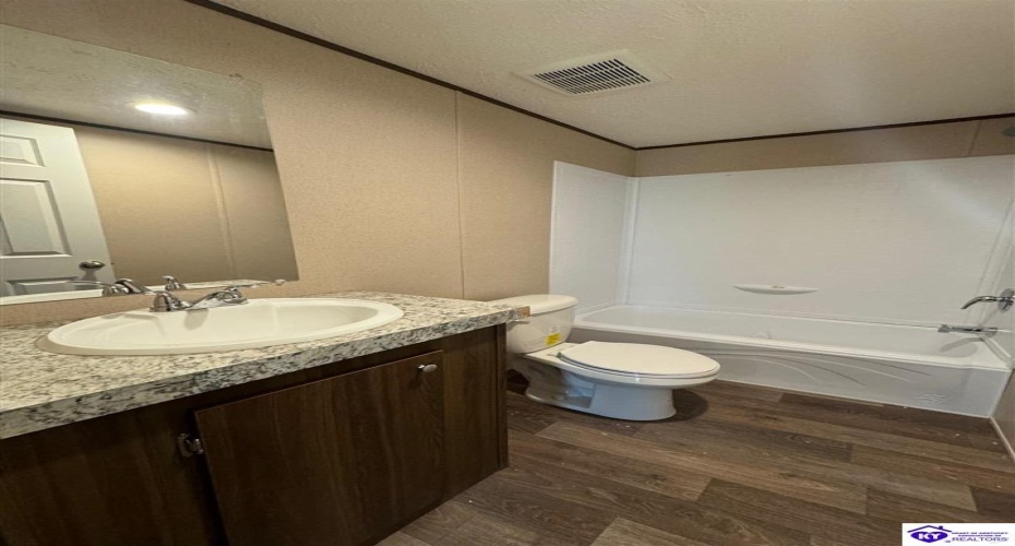 Close Lane, Brandenburg, Kentucky 40108, ,2 BathroomsBathrooms,For Sale,Close Lane,HK24004413