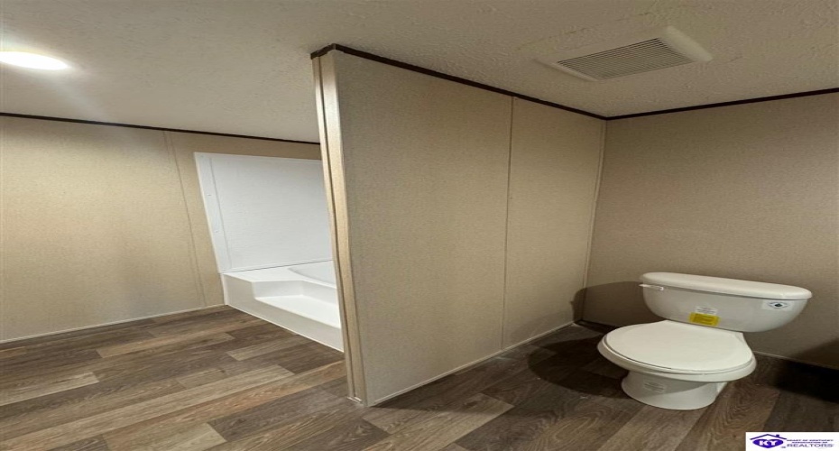 Close Lane, Brandenburg, Kentucky 40108, ,2 BathroomsBathrooms,For Sale,Close Lane,HK24004413