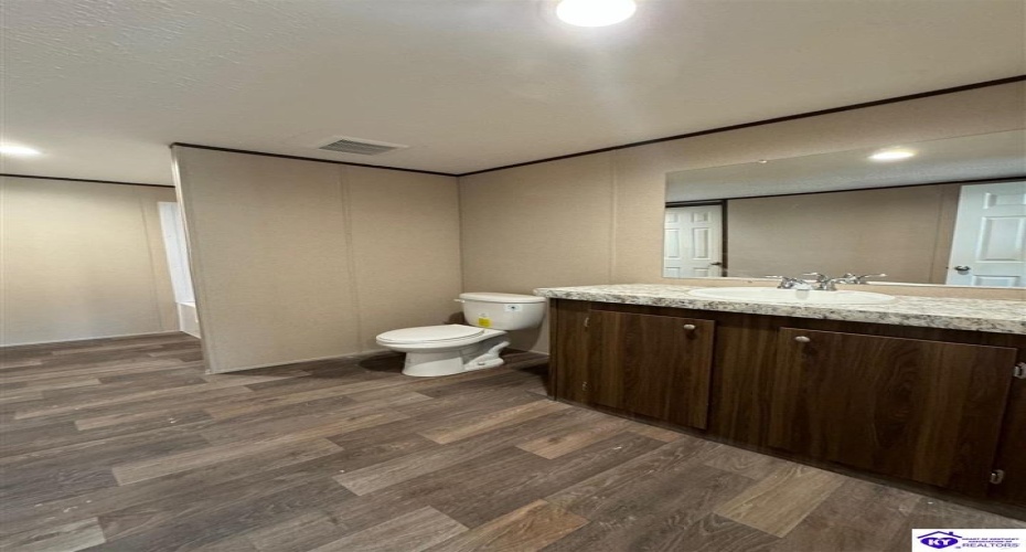 Close Lane, Brandenburg, Kentucky 40108, ,2 BathroomsBathrooms,For Sale,Close Lane,HK24004413