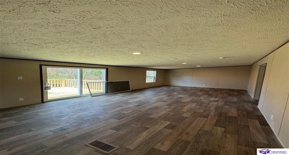 Close Lane, Brandenburg, Kentucky 40108, ,2 BathroomsBathrooms,For Sale,Close Lane,HK24004413