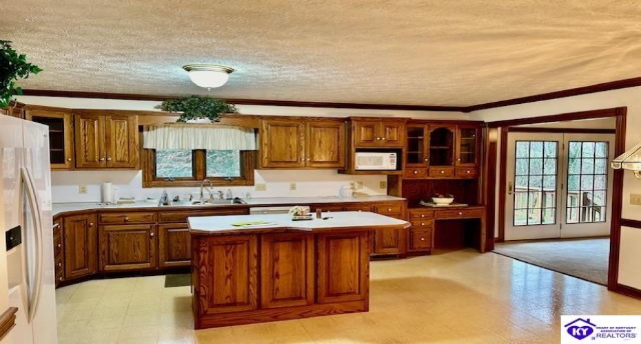 Elkhorn Road, Campbellsville, Kentucky 42718, ,2 BathroomsBathrooms,For Sale,Elkhorn Road,HK24004419