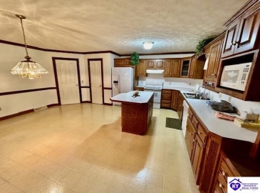 Elkhorn Road, Campbellsville, Kentucky 42718, ,2 BathroomsBathrooms,For Sale,Elkhorn Road,HK24004419