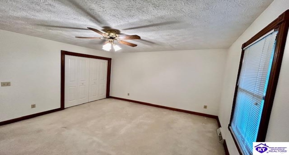 Elkhorn Road, Campbellsville, Kentucky 42718, ,2 BathroomsBathrooms,For Sale,Elkhorn Road,HK24004419