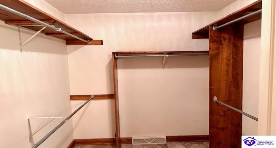 Elkhorn Road, Campbellsville, Kentucky 42718, ,2 BathroomsBathrooms,For Sale,Elkhorn Road,HK24004419