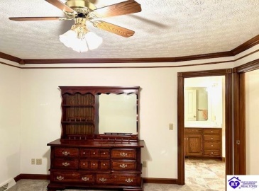 Elkhorn Road, Campbellsville, Kentucky 42718, ,2 BathroomsBathrooms,For Sale,Elkhorn Road,HK24004419