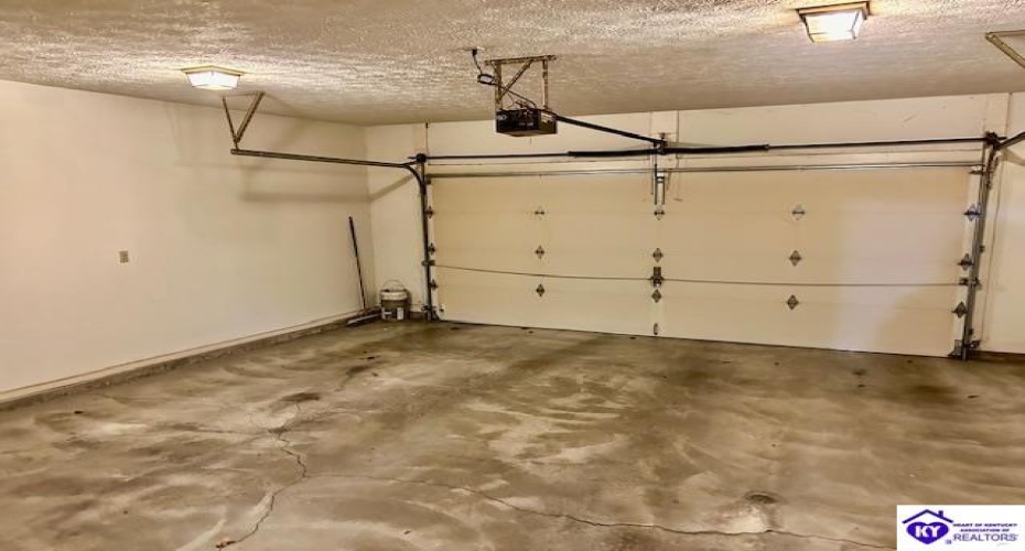 Elkhorn Road, Campbellsville, Kentucky 42718, ,2 BathroomsBathrooms,For Sale,Elkhorn Road,HK24004419