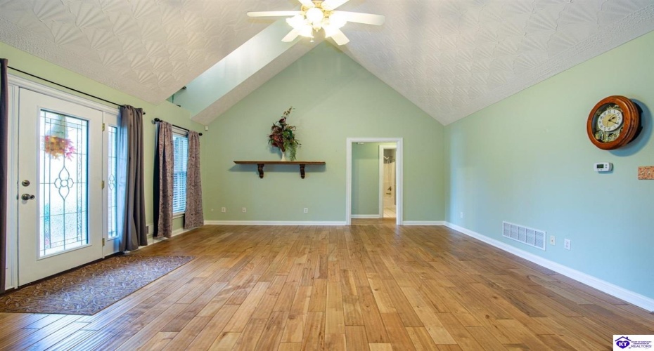 Creekside Drive, Coxs Creek, Kentucky 40013, ,3 BathroomsBathrooms,For Sale,Creekside Drive,HK24004423