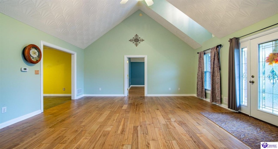 Creekside Drive, Coxs Creek, Kentucky 40013, ,3 BathroomsBathrooms,For Sale,Creekside Drive,HK24004423