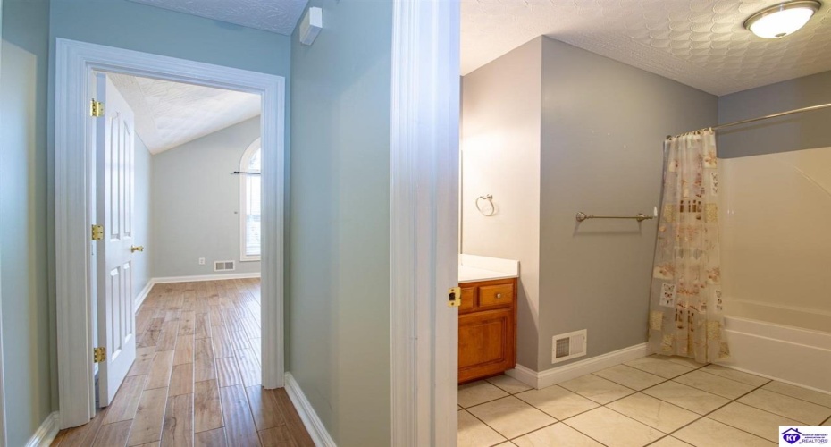 Creekside Drive, Coxs Creek, Kentucky 40013, ,3 BathroomsBathrooms,For Sale,Creekside Drive,HK24004423