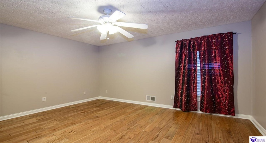 Creekside Drive, Coxs Creek, Kentucky 40013, ,3 BathroomsBathrooms,For Sale,Creekside Drive,HK24004423