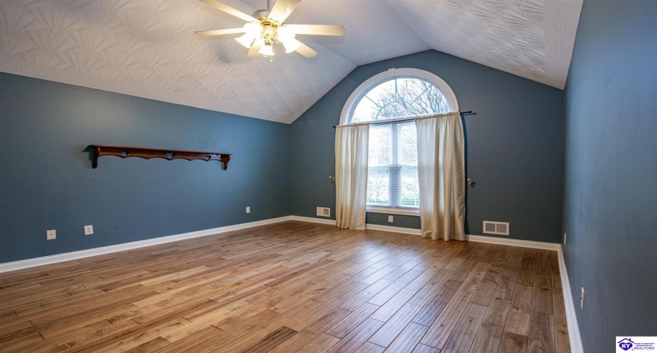 Creekside Drive, Coxs Creek, Kentucky 40013, ,3 BathroomsBathrooms,For Sale,Creekside Drive,HK24004423