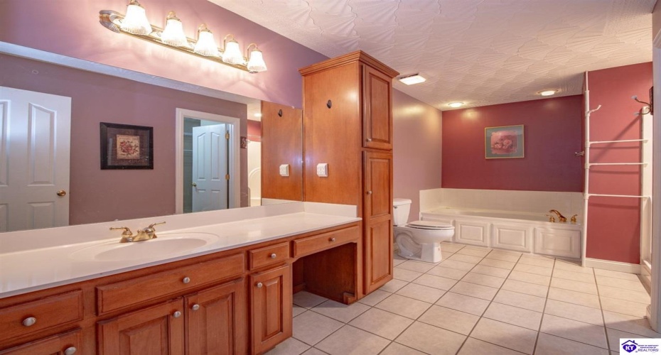 Creekside Drive, Coxs Creek, Kentucky 40013, ,3 BathroomsBathrooms,For Sale,Creekside Drive,HK24004423