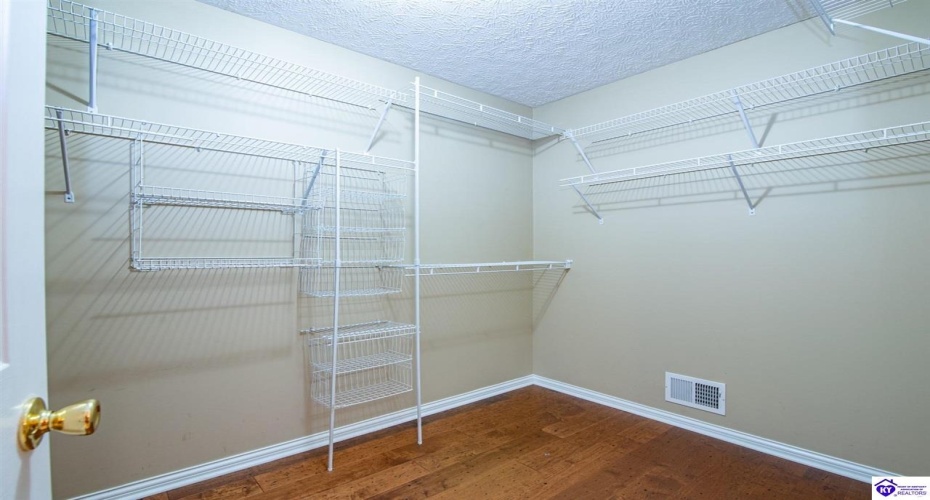 Creekside Drive, Coxs Creek, Kentucky 40013, ,3 BathroomsBathrooms,For Sale,Creekside Drive,HK24004423