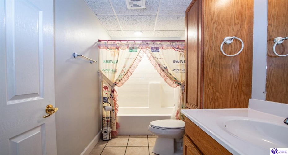 Creekside Drive, Coxs Creek, Kentucky 40013, ,3 BathroomsBathrooms,For Sale,Creekside Drive,HK24004423