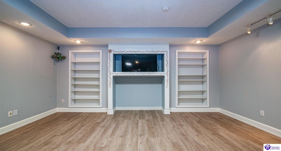 Creekside Drive, Coxs Creek, Kentucky 40013, ,3 BathroomsBathrooms,For Sale,Creekside Drive,HK24004423