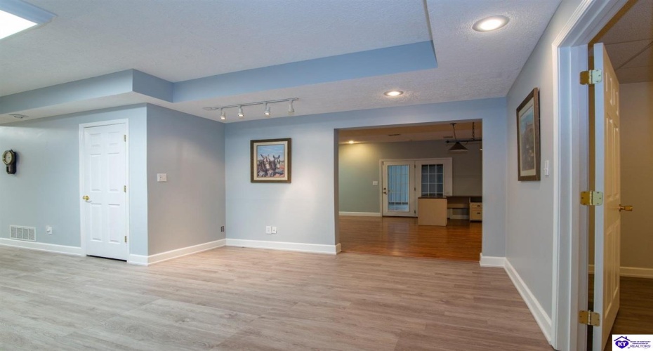 Creekside Drive, Coxs Creek, Kentucky 40013, ,3 BathroomsBathrooms,For Sale,Creekside Drive,HK24004423