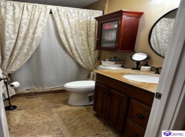 Autumn Way, Elizabethtown, Kentucky 42701, ,2 BathroomsBathrooms,For Sale,Autumn Way,HK24004428