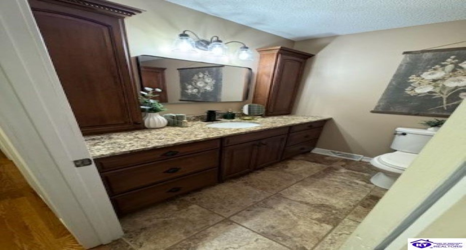 Autumn Way, Elizabethtown, Kentucky 42701, ,2 BathroomsBathrooms,For Sale,Autumn Way,HK24004428