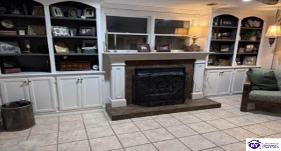 Autumn Way, Elizabethtown, Kentucky 42701, ,2 BathroomsBathrooms,For Sale,Autumn Way,HK24004428