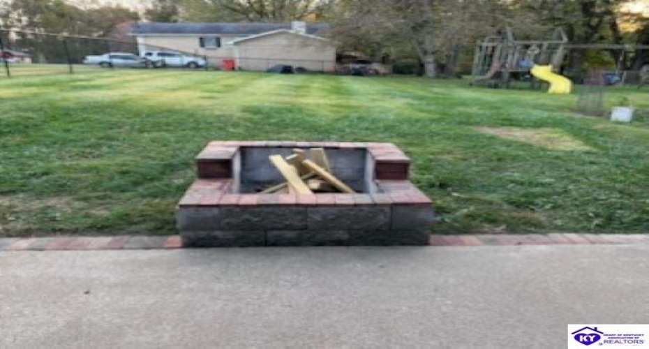 Autumn Way, Elizabethtown, Kentucky 42701, ,2 BathroomsBathrooms,For Sale,Autumn Way,HK24004428