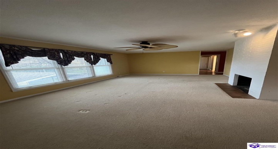 Sunrise Lane, Elizabethtown, Kentucky 42701, ,3 BathroomsBathrooms,For Sale,Sunrise Lane,HK24004429