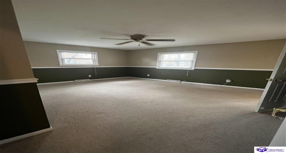 Sunrise Lane, Elizabethtown, Kentucky 42701, ,3 BathroomsBathrooms,For Sale,Sunrise Lane,HK24004429