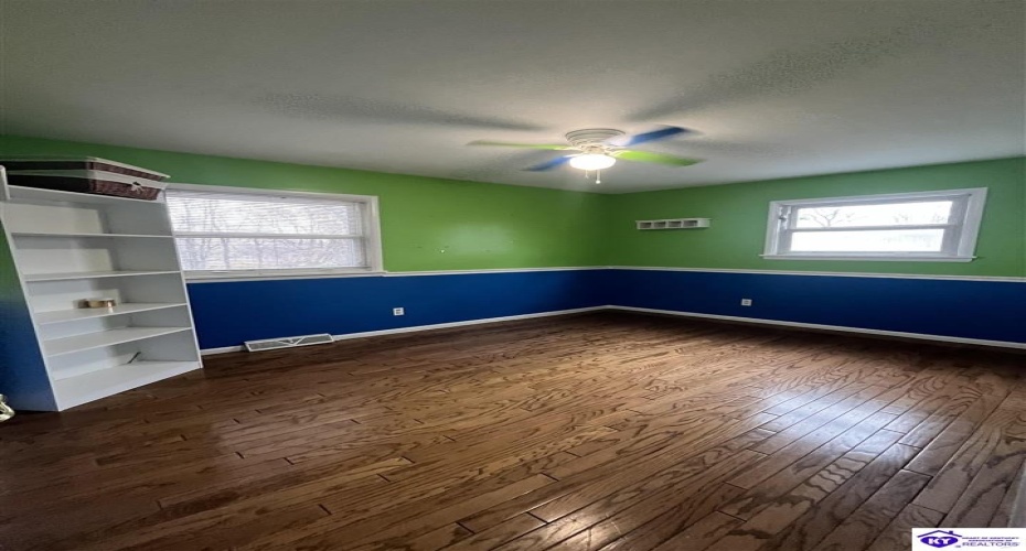 Sunrise Lane, Elizabethtown, Kentucky 42701, ,3 BathroomsBathrooms,For Sale,Sunrise Lane,HK24004429