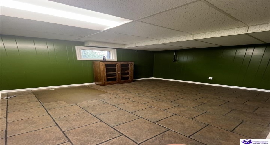 Sunrise Lane, Elizabethtown, Kentucky 42701, ,3 BathroomsBathrooms,For Sale,Sunrise Lane,HK24004429