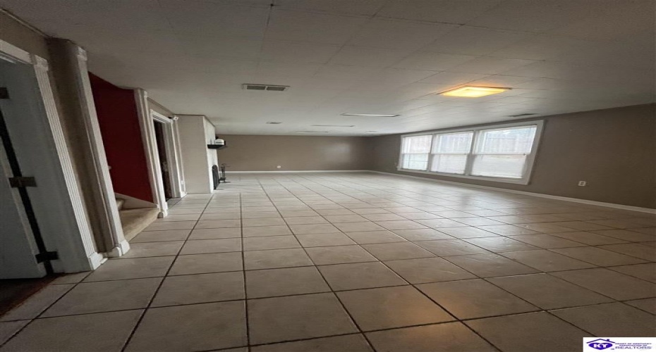 Sunrise Lane, Elizabethtown, Kentucky 42701, ,3 BathroomsBathrooms,For Sale,Sunrise Lane,HK24004429