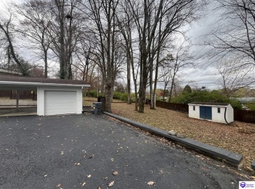 Sunrise Lane, Elizabethtown, Kentucky 42701, ,3 BathroomsBathrooms,For Sale,Sunrise Lane,HK24004429