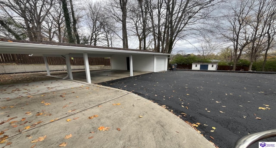 Sunrise Lane, Elizabethtown, Kentucky 42701, ,3 BathroomsBathrooms,For Sale,Sunrise Lane,HK24004429