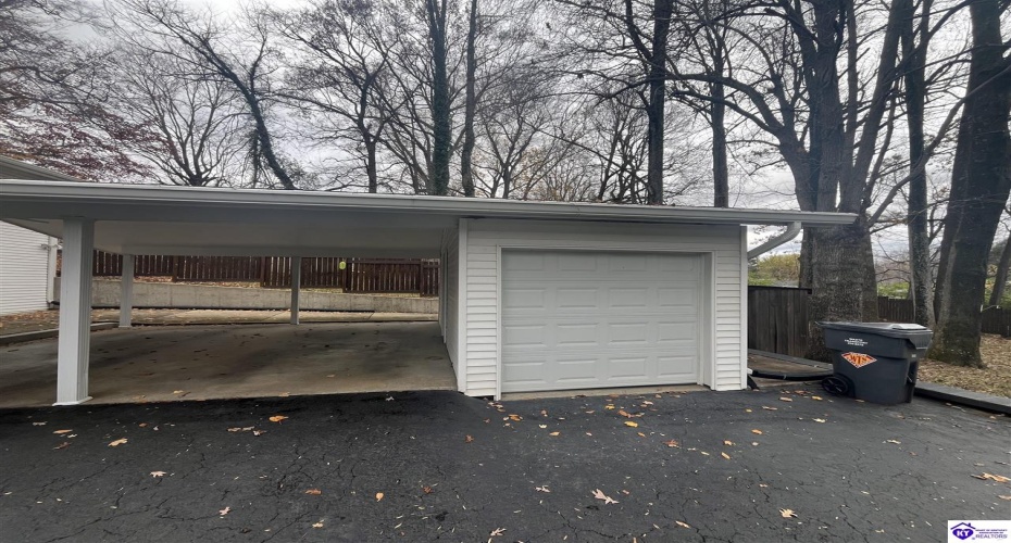 Sunrise Lane, Elizabethtown, Kentucky 42701, ,3 BathroomsBathrooms,For Sale,Sunrise Lane,HK24004429