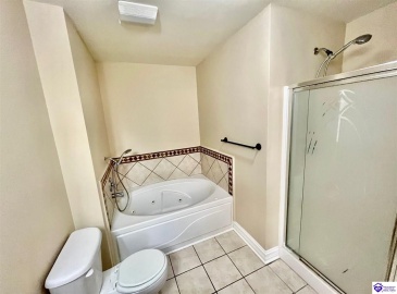 Tuscany Lane, Vine Grove, Kentucky 40175, ,3 BathroomsBathrooms,For Sale,Tuscany Lane,HK24004431